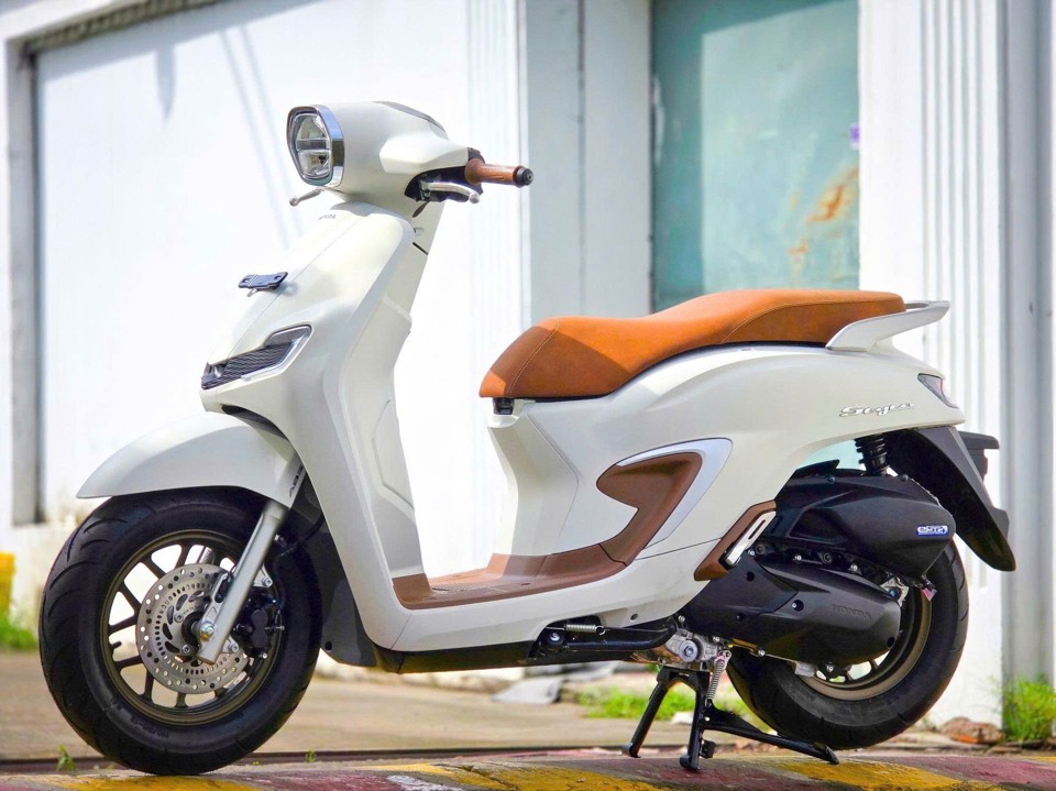 Stylo 160 bản màu Royal Matte White - dàn áo chính hãng Honda