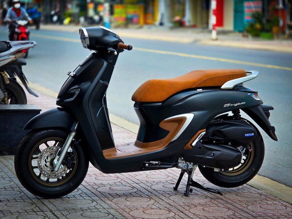 Stylo 160 bản màu Royal Matte Black - dàn áo chính hãng Honda