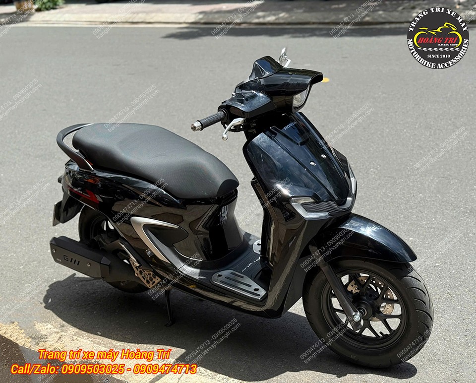 Có thể phối màu đồng bộ với màu sơn xe hoặc chọn sơn nhúng carbon để tạo phong cách cá tính hơn