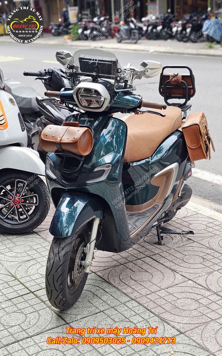 Đừng quên trang bị thêm baga trước và baga sau để gắn túi treo tăng phong cách