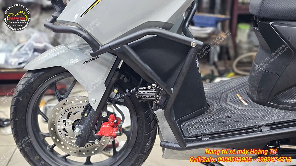 Khung bảo vệ Vario 160 cứng cáp, có sẵn pát để lắp đèn trợ sáng