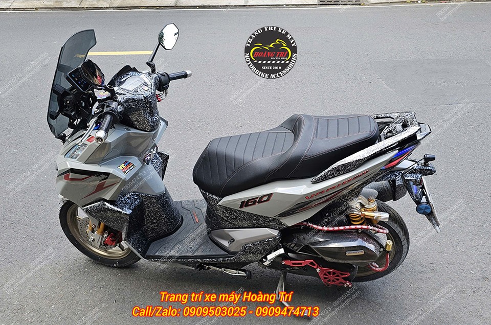 Có thể kể đến phuộc trước Kingham cùng phuộc sau Ohlins chính hãng với HPA tăng chỉnh