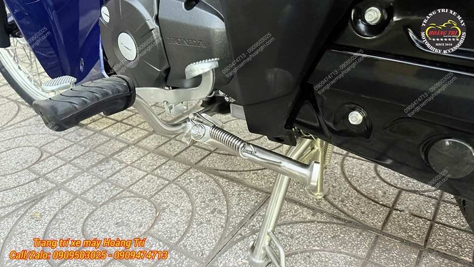 Trọn bộ chân chống đứng, chân chống nghiêng inox được trang bị cho xe