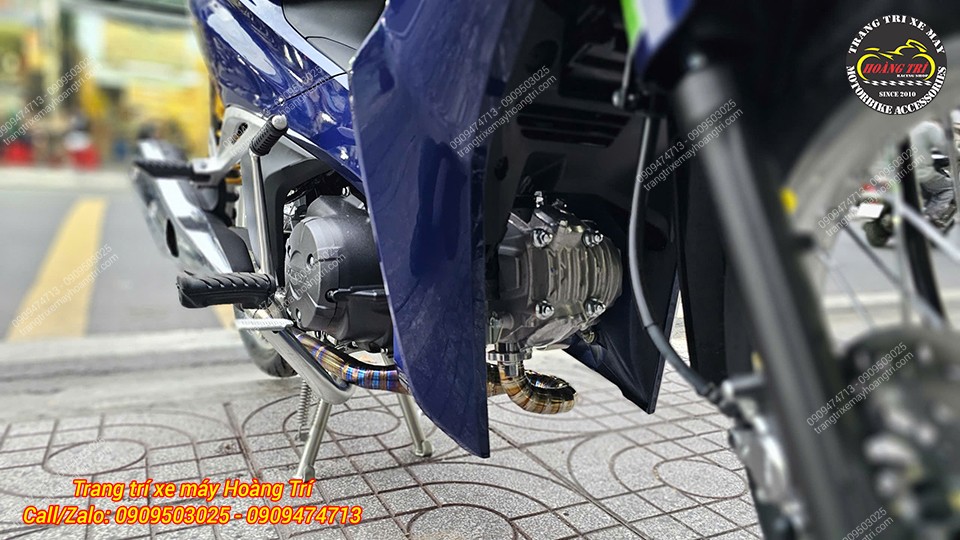 Điểm độc đáo trên cổ pô bầu hơi titanium đó chính là đường cong uyển chuyển