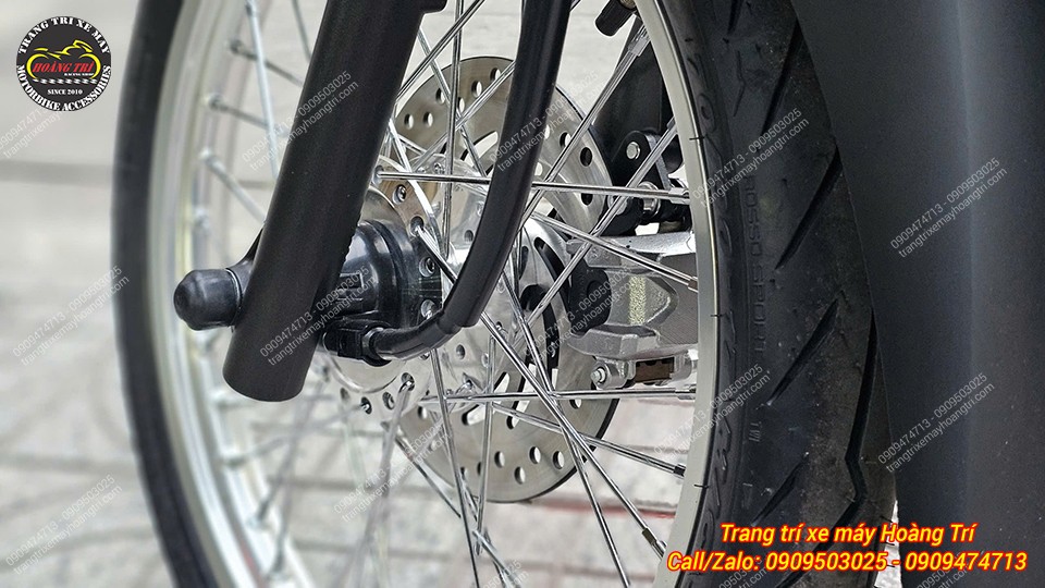 Sau khi trang bị cho xe dàn chân trước bóng loáng nổi bật
