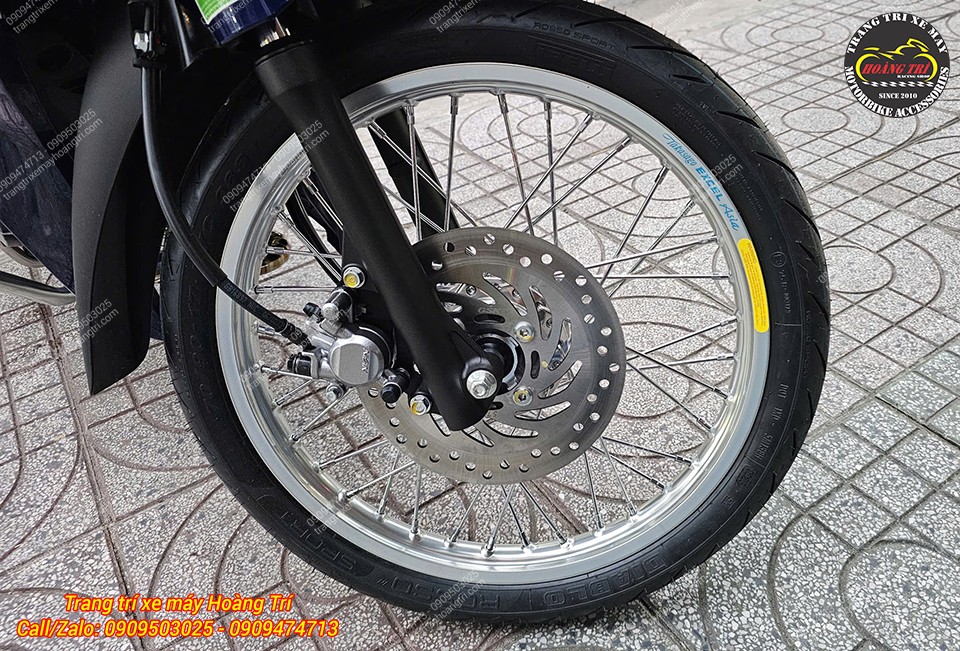 Từ đó tạo nên dàn chân trước ấn tượng với chất liệu cao cấp