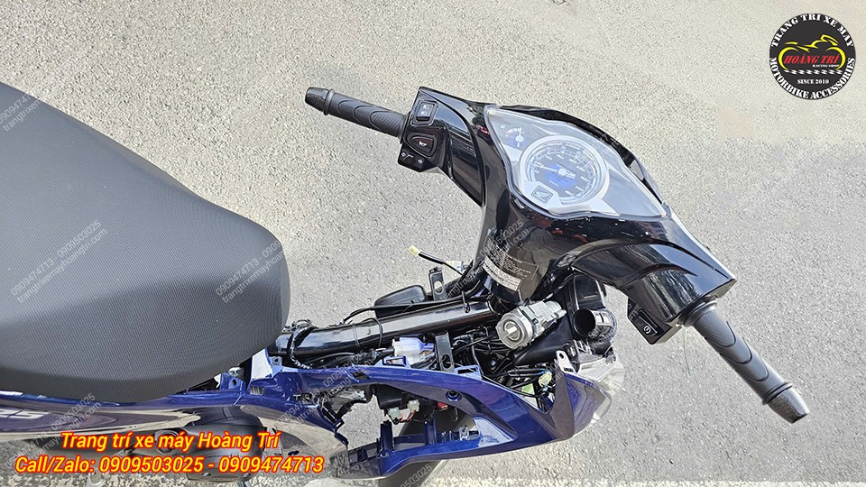 Cặp gù carbon với đường vân tinh tế, nhẹ nhàng