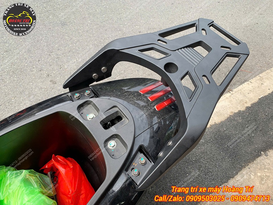 Baga sau Datbike Quantum đã được gắn vào thay cho phần cản sau