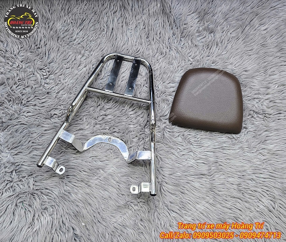 Chi tiết baga sau nối dài Vento với chất liệu inox và nệm yên màu da bò