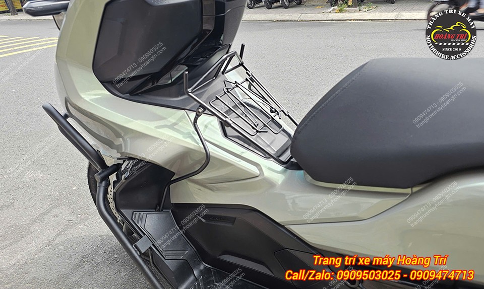 Baga giữa 10 ly sơn đen mờ - món phụ kiện thiết yếu cho người dùng ADV 150