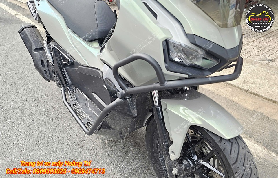 Bộ khung chống đổ HTR sơn tĩnh điện vừa được gắn hoàn thiện cho chiếc ADV 150