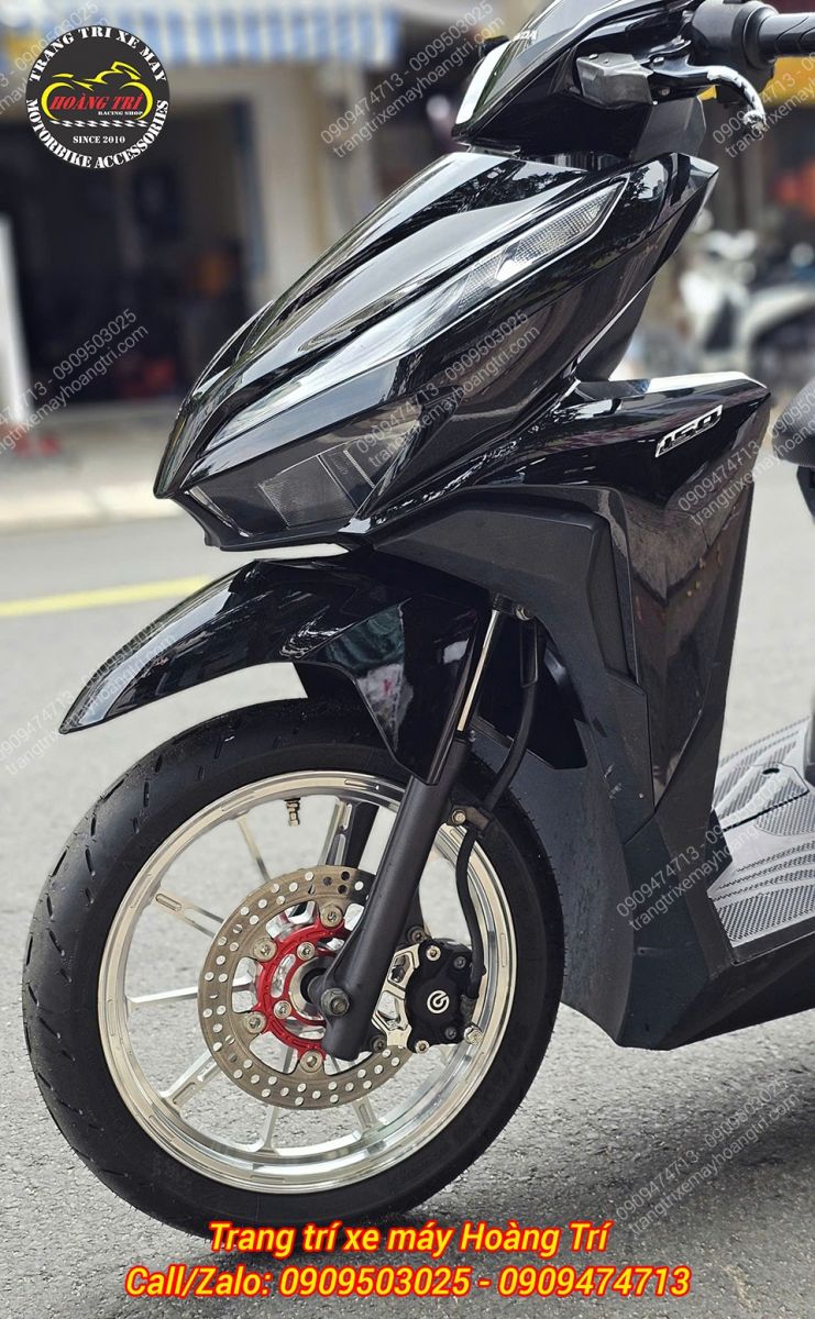 Kết hợp cùng heo dầu Brembo chính hãng 2 piston mang đến vẻ sang trọng và đẳng cấp