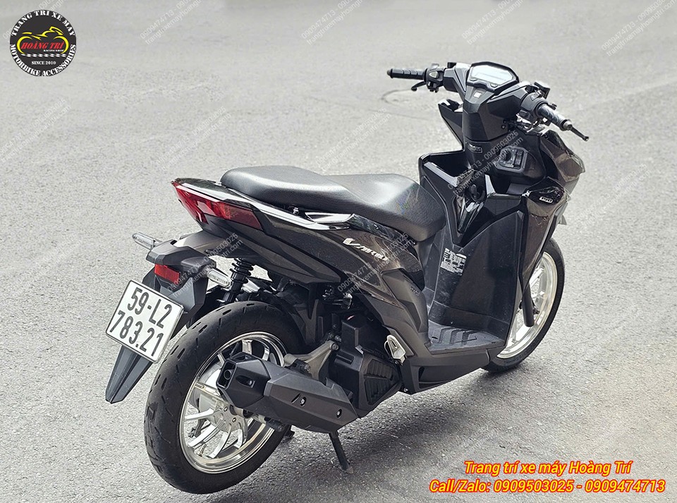 Nhờ sự tương phản giữa các mảng màu giúp tổng thể xe trở nên nổi bật hơn