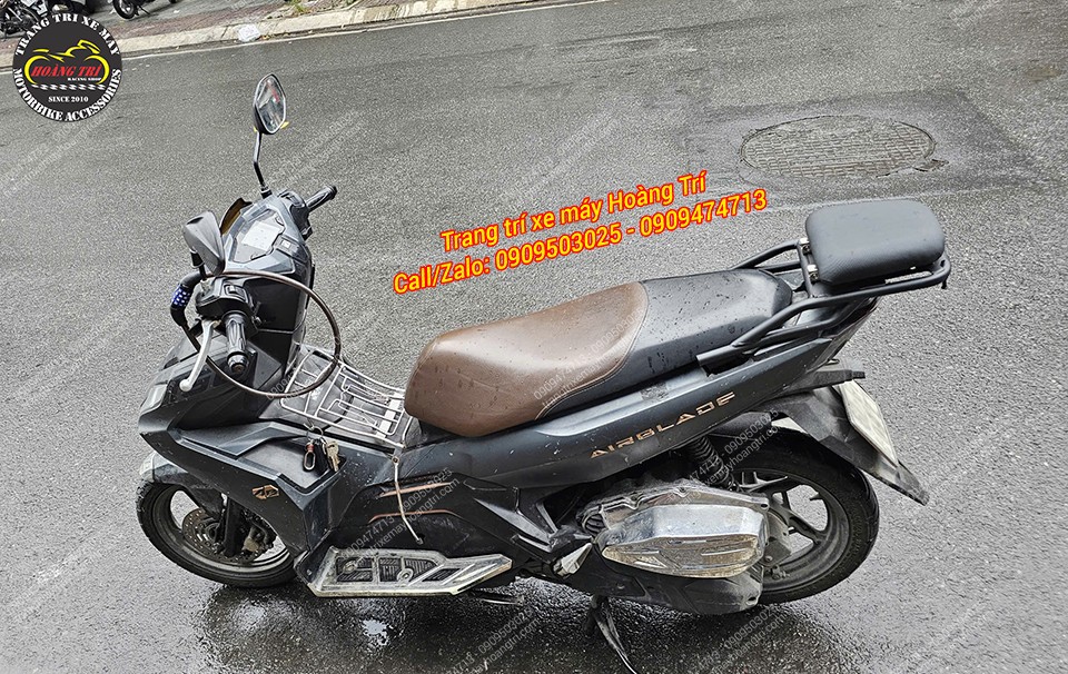 Nếu không chở người, gập xuống để tổng thể xe trông gọn và liền lạc