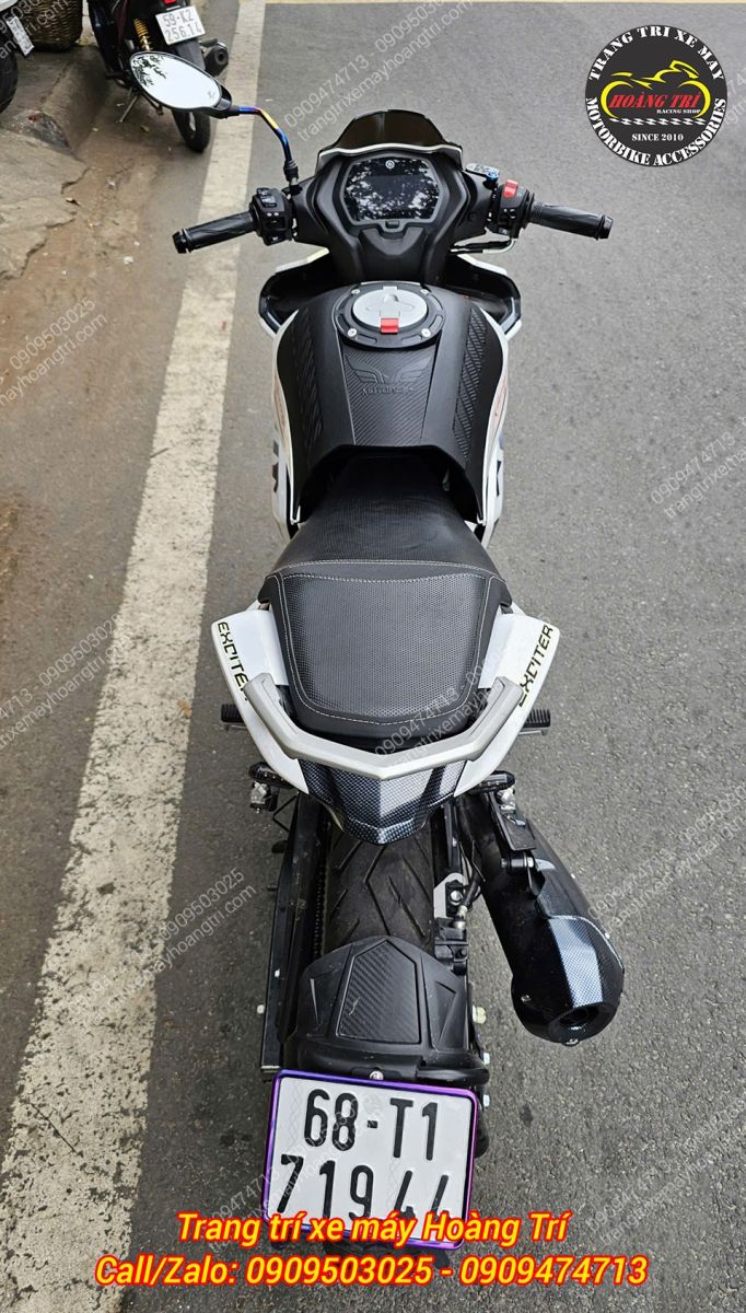 Từ góc nhìn phía sau, Exciter 150 trông chẳng khác nào một chiếc mô tô thể thao thực thụ