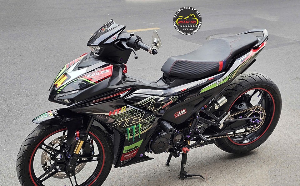 Phần dàn chân sau cực kỳ nổi bật với combo phong cách Moto Racing cho xe Exciter 155