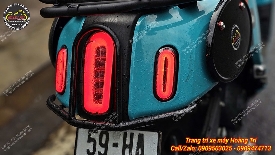 Cụm đèn sau có ánh demi đỏ sang trọng và khi bật xi nhan sẽ đổi sang màu vàng rõ nét