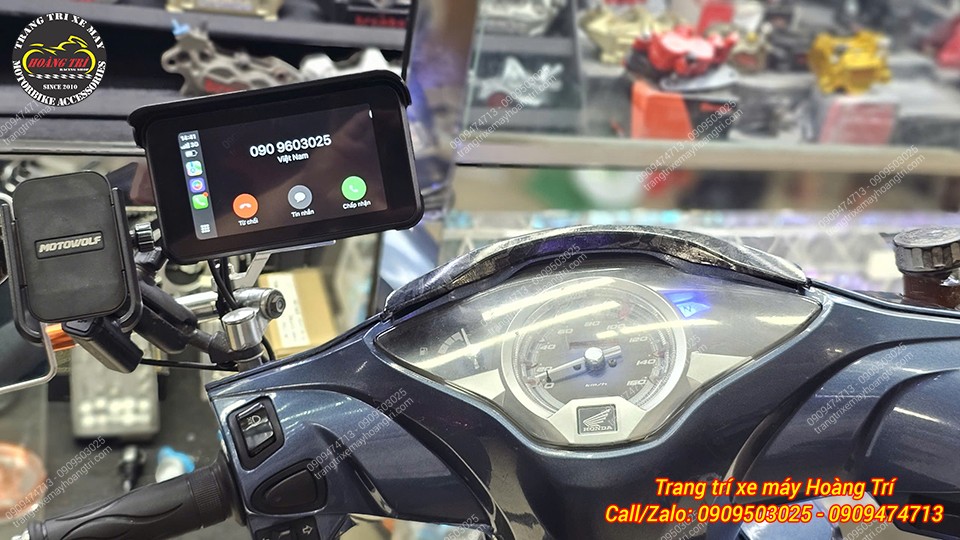 Có thể thao tác trả lời, từ chối hoặc gửi tin nhắn trực tiếp ngay trên màn hình