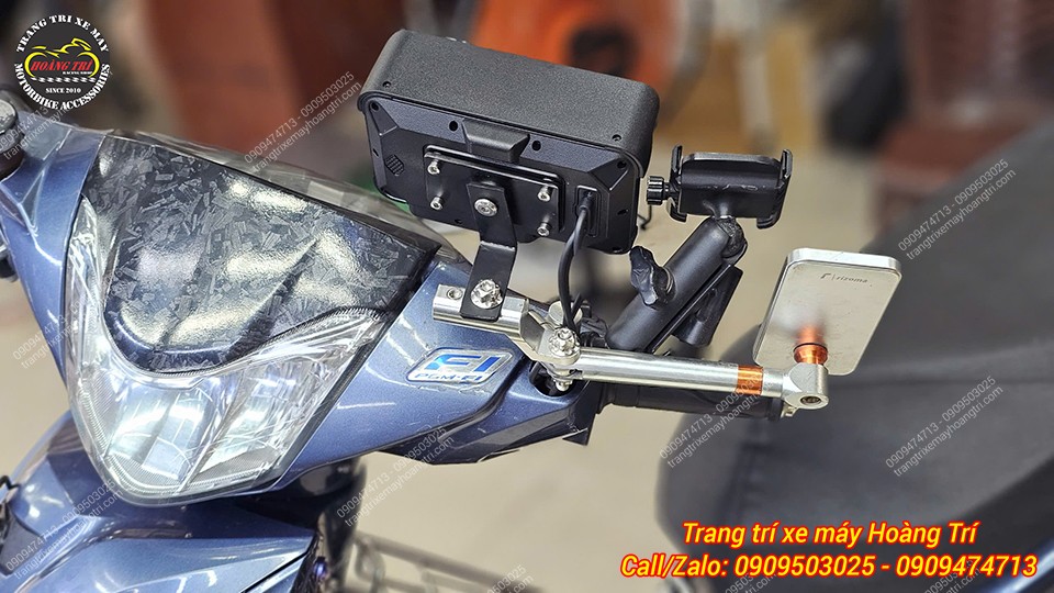 Màn hình được bố trí ở vị trí bên trái cùm tay lái của xe Future