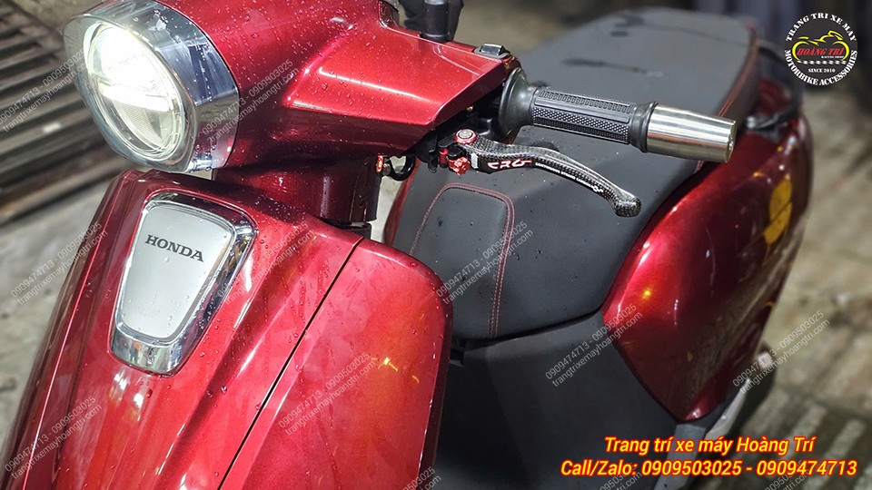 Thêm nét cá tính và nổi bật cho cùm tay lái Giorno bằng các món phụ kiện độc đáo