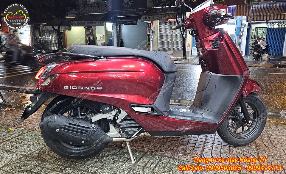 Sản phẩm được gắn trên pát lắp tại gấp xe Giorno - cực kỳ gọn gàng và tinh tế