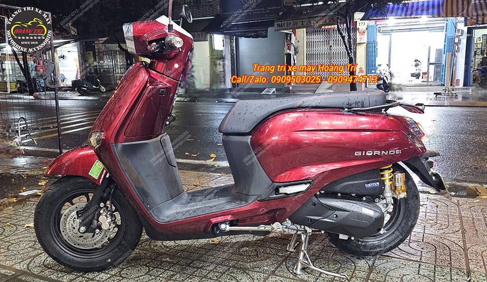 Nếu bạn muốn xe nhún êm và thể hiện đẳng cấp, hãy chọn phuộc Ohlins cho Giorno