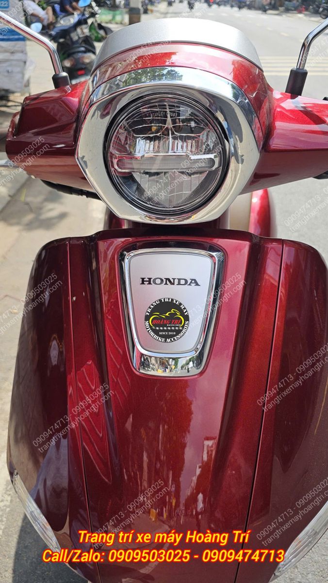 Xe vẫn còn chuẩn zin đến từng chi tiết, dự kiến sẽ được trang bị hơn 20 món độ kiểng