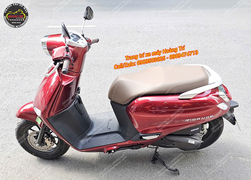 Tổng thể phần hông trái của Giorno khi chưa được nâng cấp phụ kiện