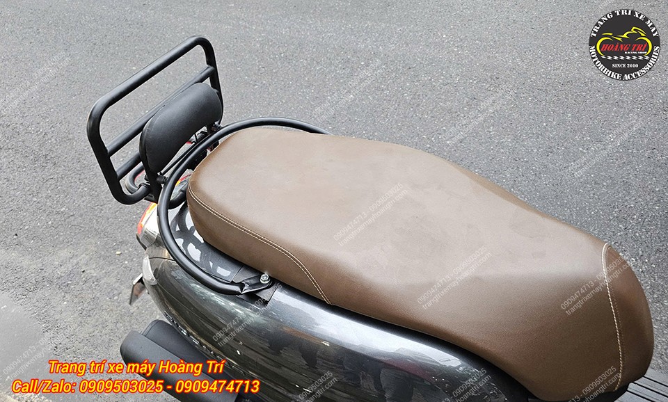 Lại thêm một chiếc Giorno đến shop để gắn baga sau kèm tựa lưng nệm êm ái