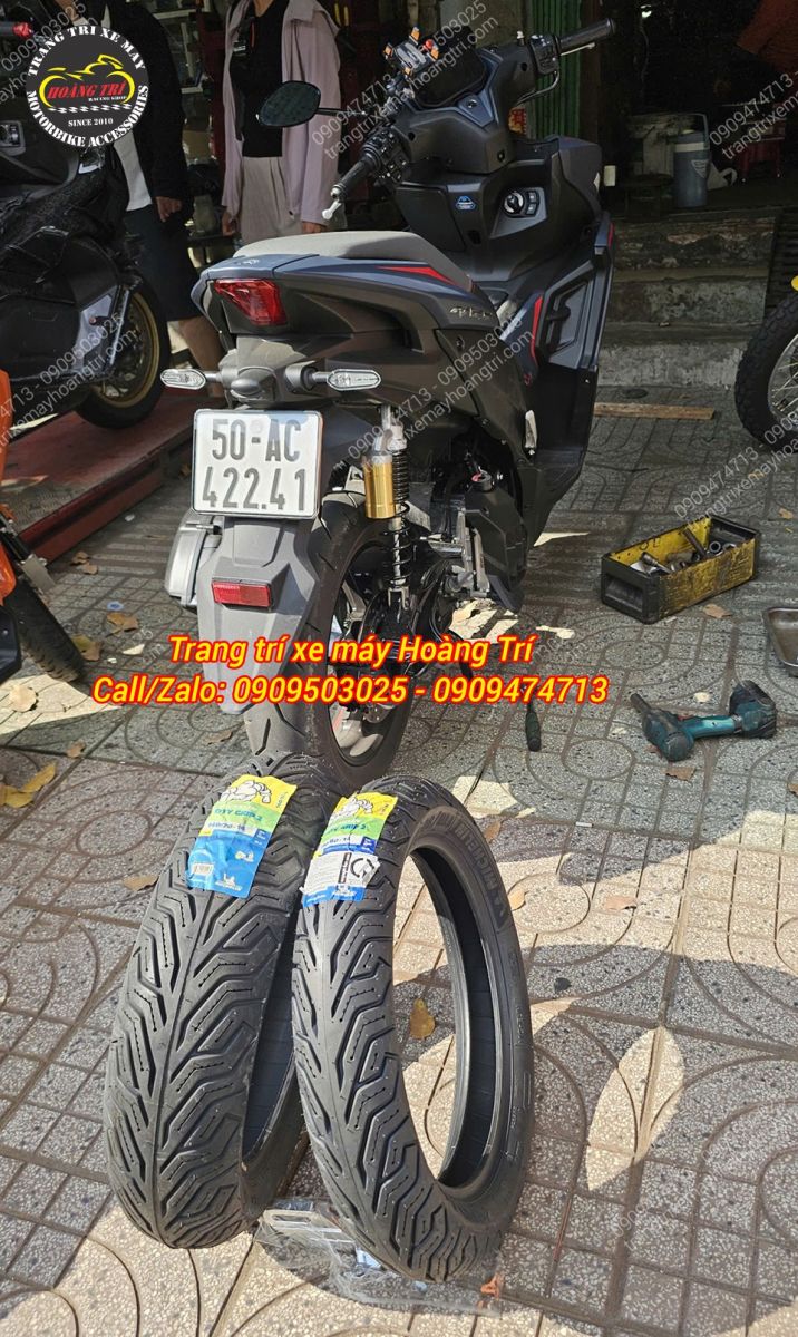 Anh khách lựa chọn thay cặp lốp City Grip 2 mới để chuẩn bị cho những hành trình sắp tới