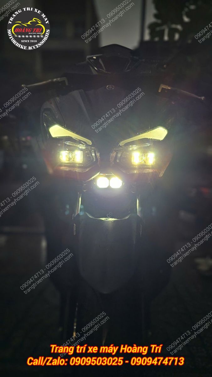 Vị trí này giúp ánh sáng chiếu xa và rộng hơn, cải thiện tầm nhìn rõ rệt khi đi đêm