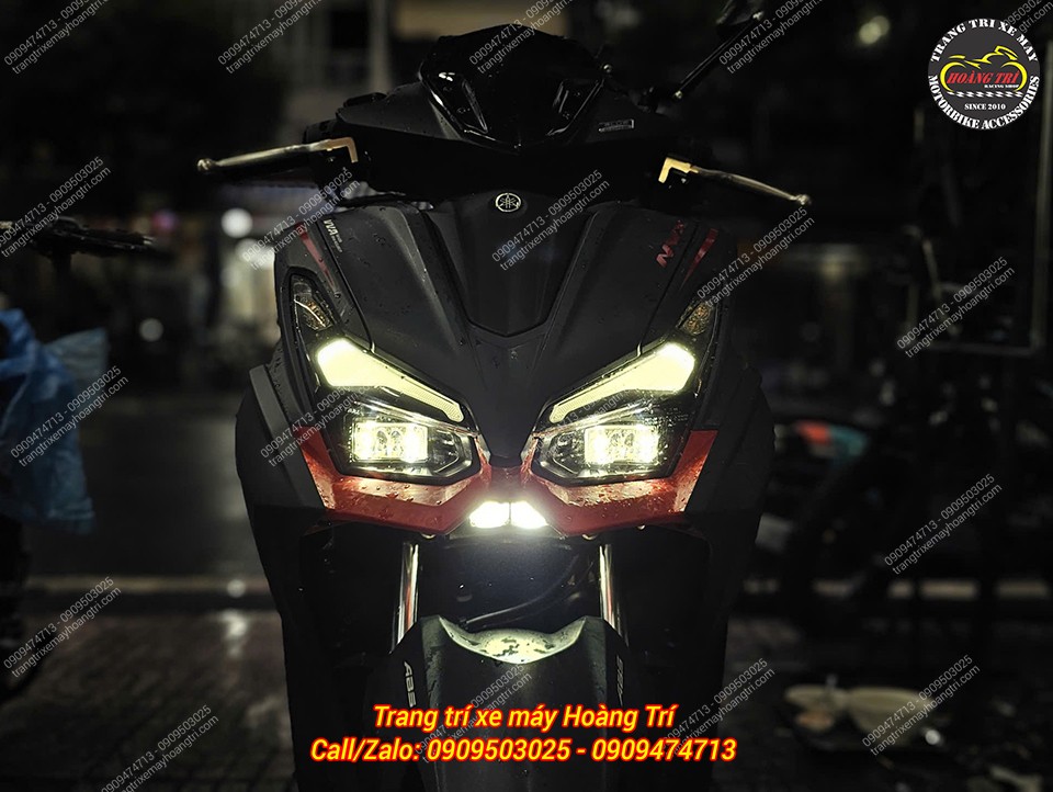 Ánh sáng vàng có khả năng xuyên sương mù tốt, còn ánh sáng trắng phù hợp khi đi phố, bám đường hiệu quả