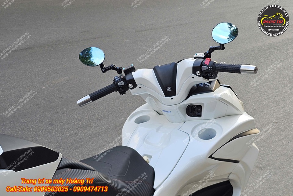 Chiếc PCX 2014 vừa được nâng cấp toàn bộ body kit Goldwing cực chất với sắc trắng tinh tế