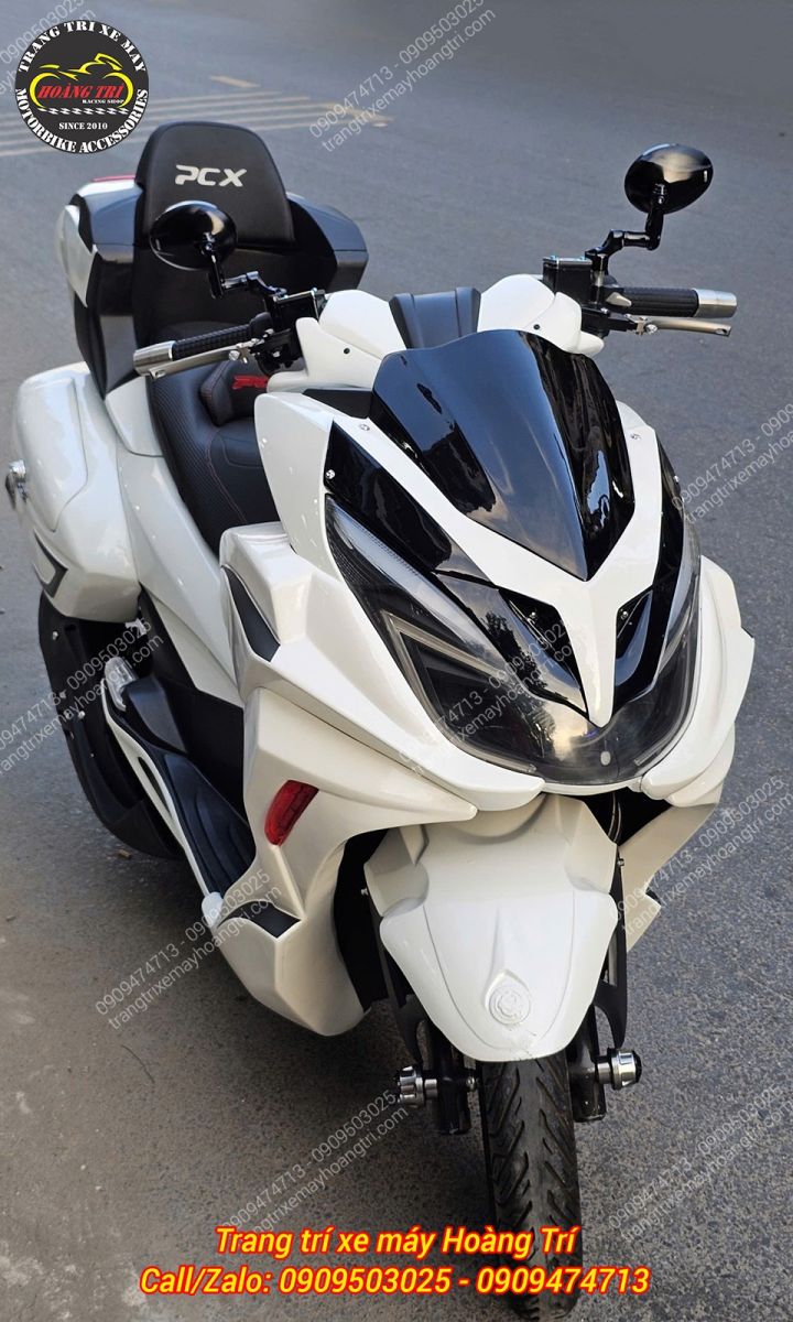Kiểu dáng mạnh mẽ, nổi bật hơn hẳn so với mẫu PCX 2014 nguyên bản