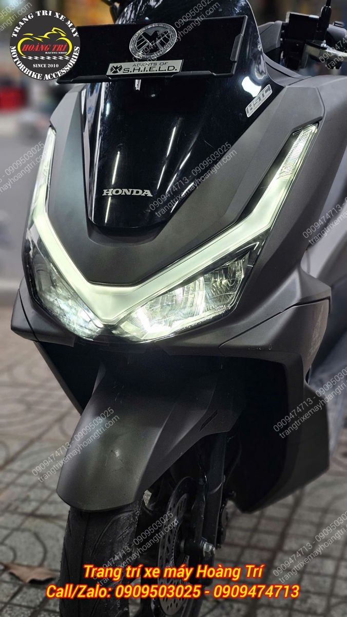 Xe trở nên tươi mới hơn, ánh sáng đèn pha mạnh mẽ và rõ nét hơn sau khi thay mới