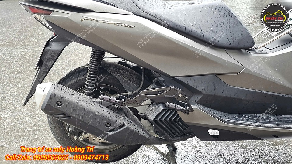 PCX 160 2025 được trang bị gác chân phụ HTR nhôm CNC - Gác chân tiện ích cho cả gia đình
