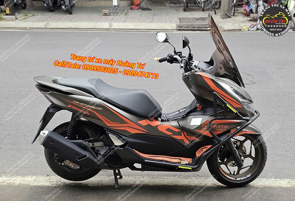 Ngoài ra, việc nâng cấp thêm khung bảo vệ sẽ giúp tổng thể xe trông hầm hố và nổi bật hơn nữa