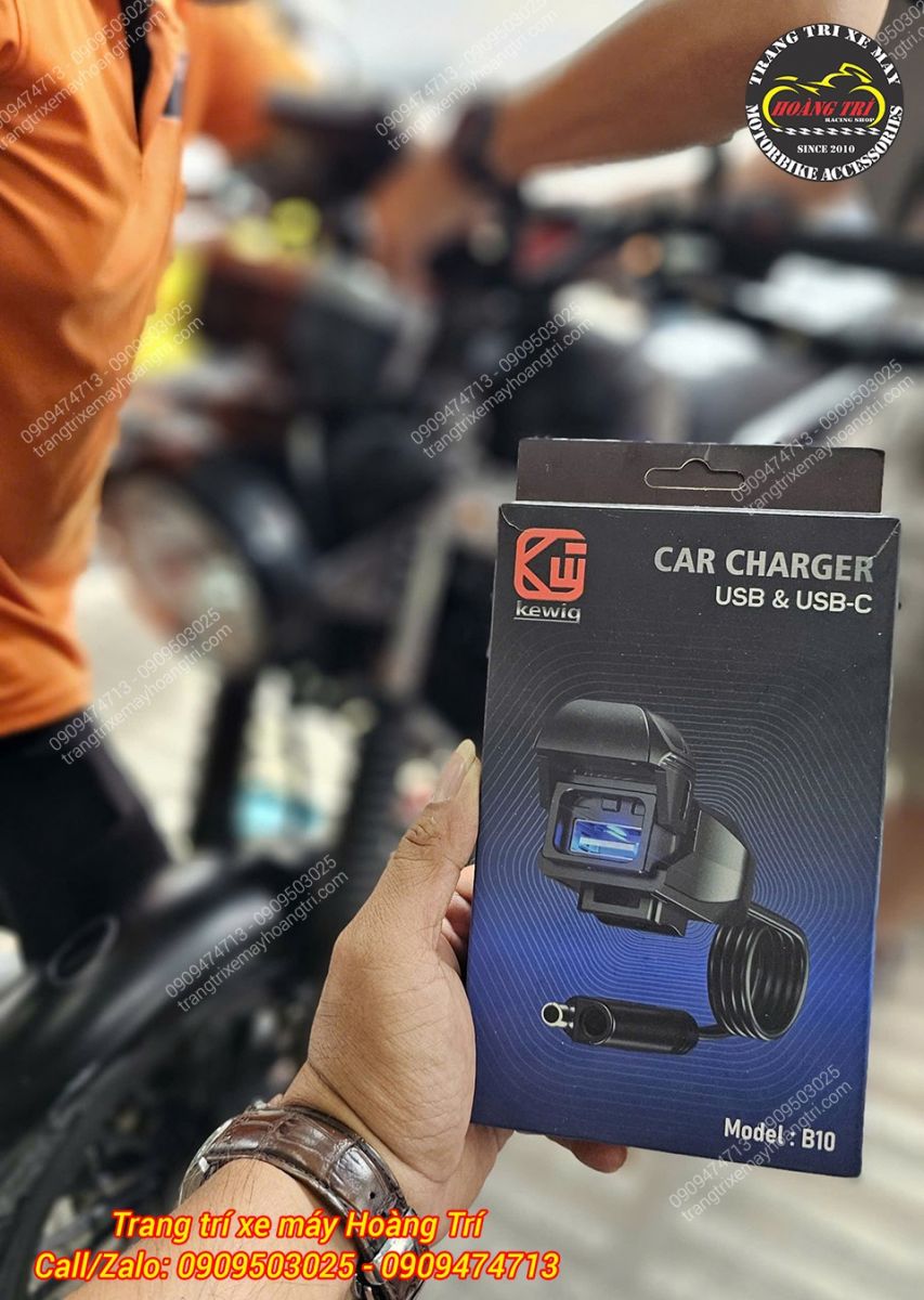 Trên tay hộp nguyên seal sản phẩm sạc nhanh Kewig B10 cho xe máy, chuẩn bị lắp cho mẫu PG-1
