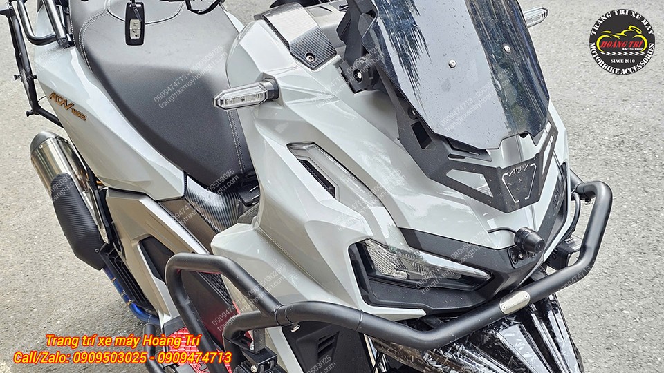 Trước tiên, cùng chiêm ngưỡng chiếc ADV 160 phiên bản độ full option cực chất
