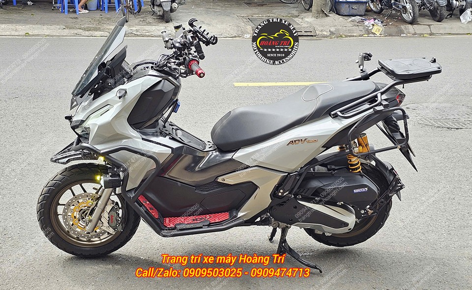 Mặc dù có nhiều chi tiết, nhưng toàn bộ hệ thống dây và cách bố trí vẫn rất gọn gàng, tinh tế