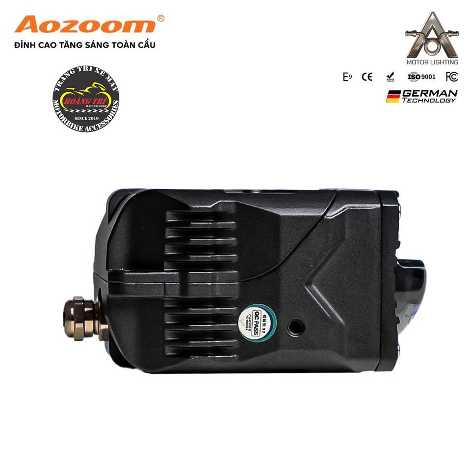 Mặt hông của sản phẩm đèn trợ sáng Aozoom TL35 được hoàn thiện sắc sảo