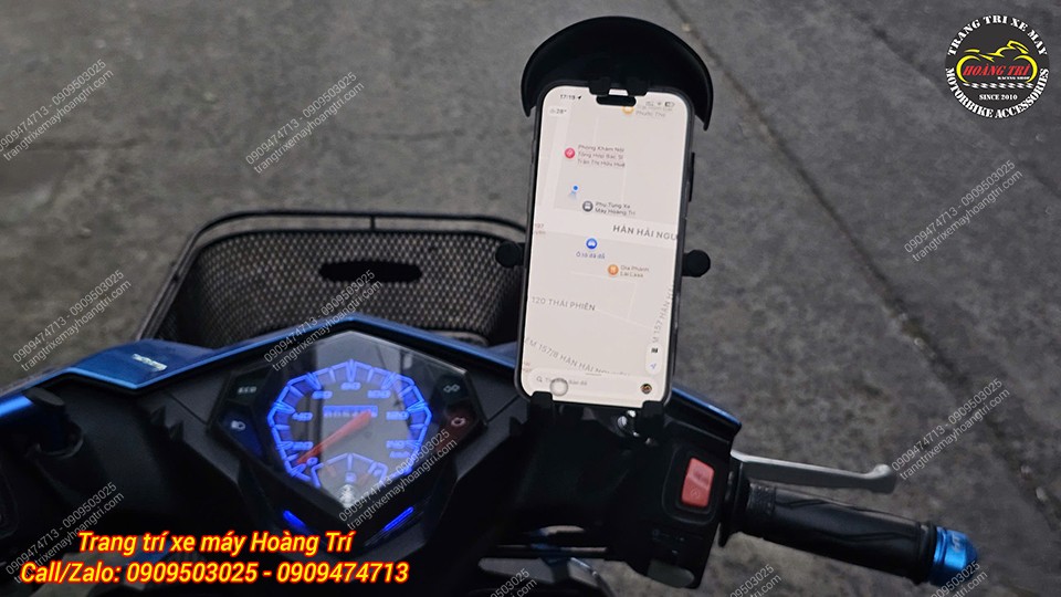 Giúp bạn dễ dàng tra cứu bản đồ và chỉ đường ngay khi đang chạy xe