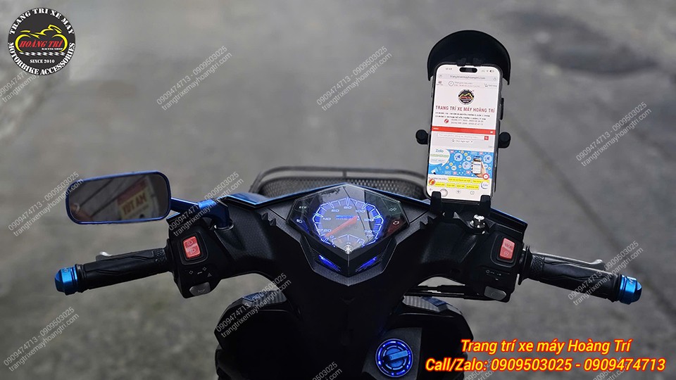 Hoặc có thể dừng lại để xem thông tin, tìm đường hoặc truy cập ứng dụng nhanh chóng