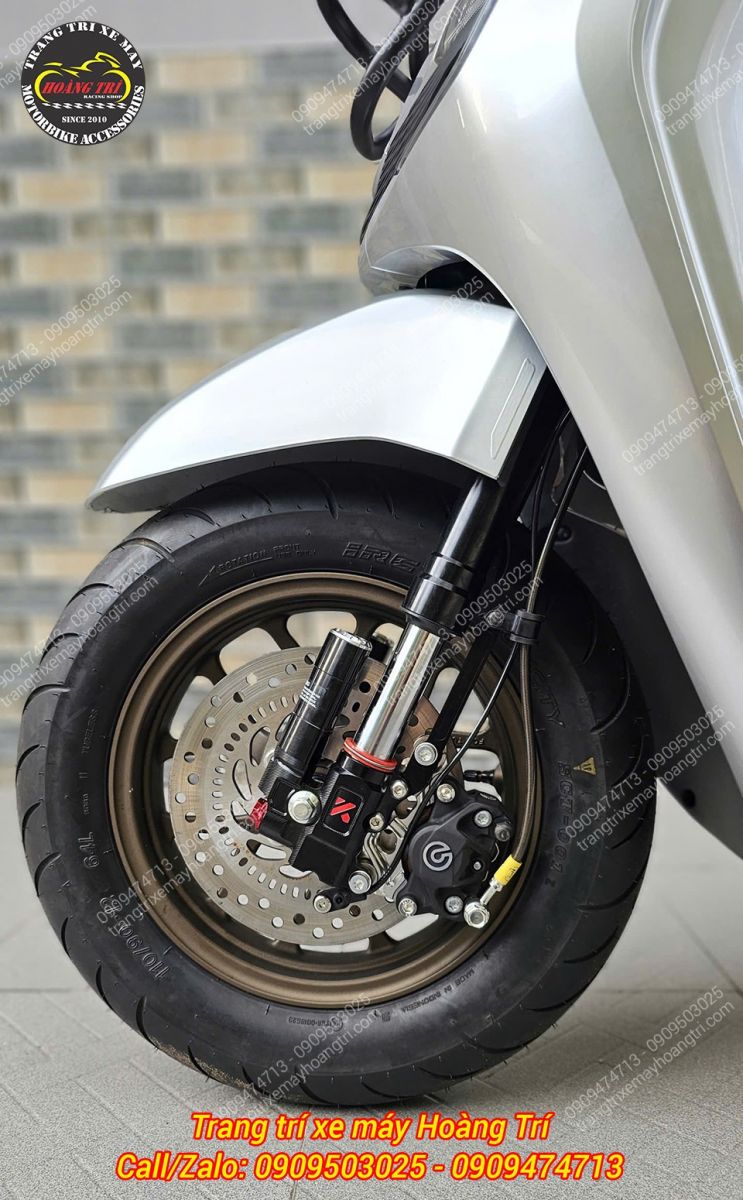 Bộ combo phuộc USD KingHam kết hợp heo Brembo đen - bạc tạo nên tổng thể dàn chân hoàn hảo