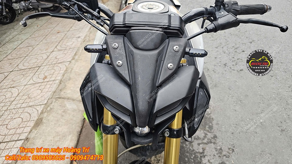 Góc nhìn chính diện cho thấy cặp xi nhan K4 thay thế trông cực kỳ tinh tế và gọn mắt