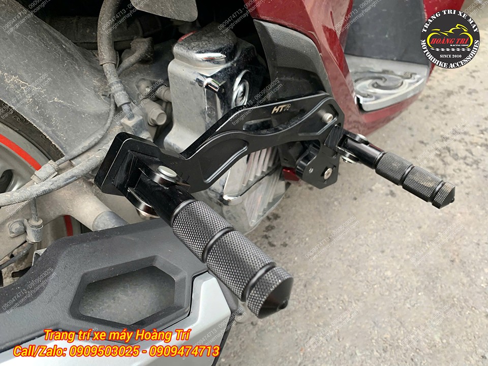 Chiếc Sh nay sở hữu đến 2 vị trí gác chân vô cùng tiện dụng