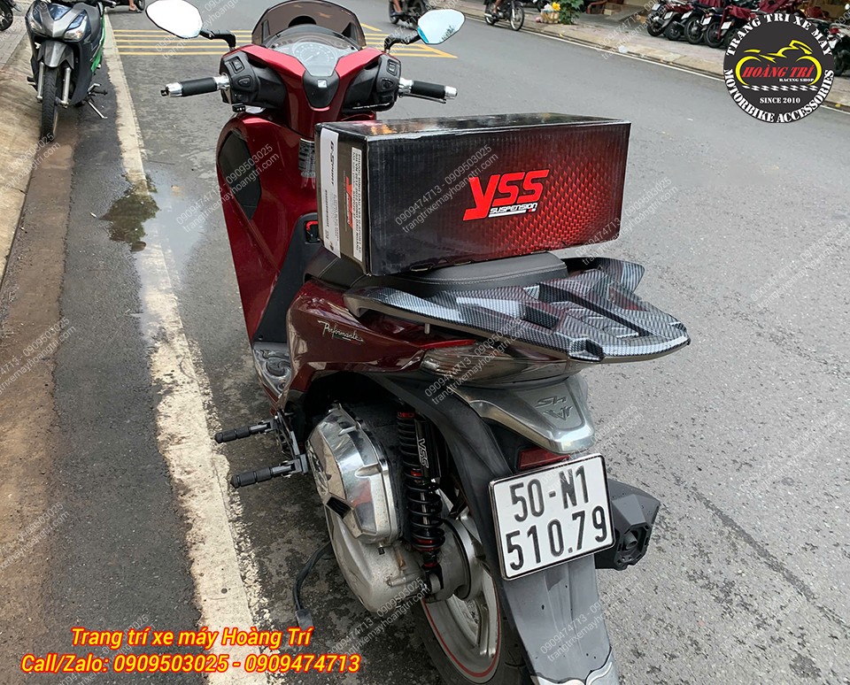 Ngoài ra, anh khách còn nâng cấp thêm phuộc sau YSS G-Sport
