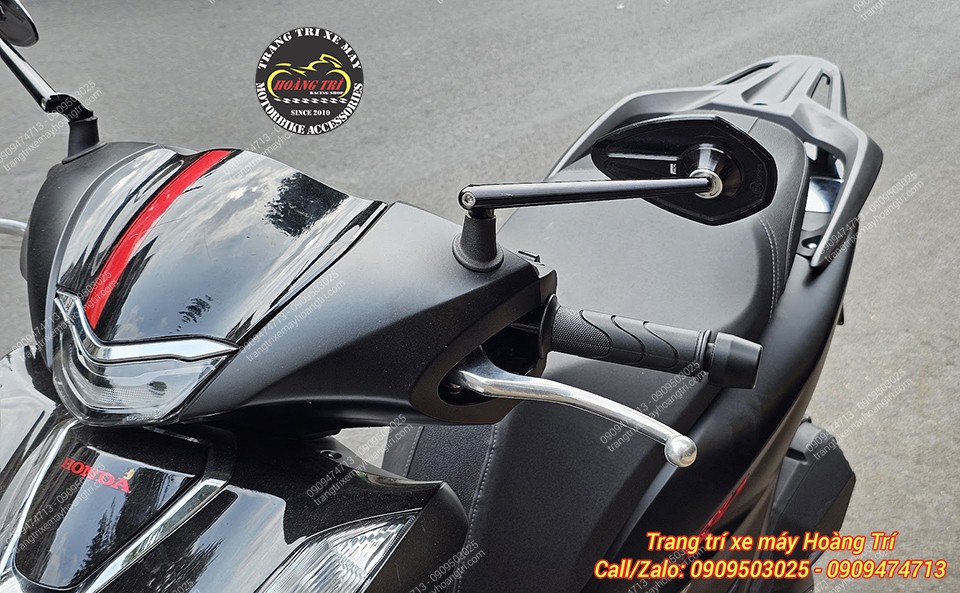 Chiếc SH 160 vừa được chủ xe lựa chọn nâng cấp cặp kính Motogadget Sport chính hãng