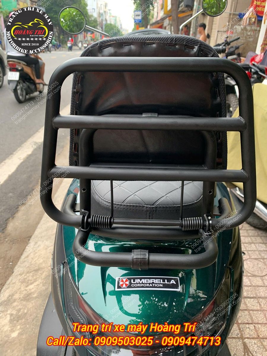 Baga phía sau có thể mở rộng, hỗ trợ gắn thêm thùng sau tăng tiện ích cho Stylo 160