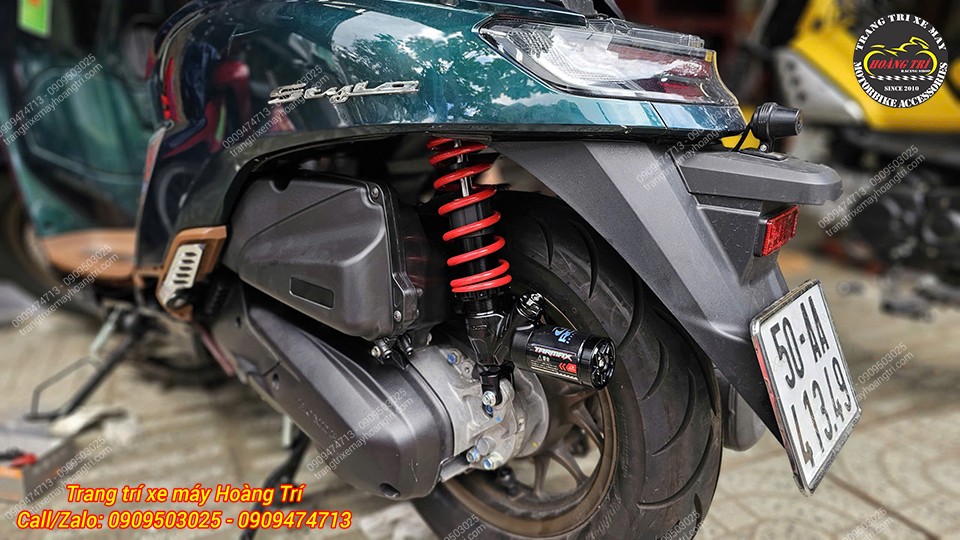 Nếu đã lên phuộc sau cho Stylo 160 thì đừng quên kết hợp cùng pô e độ để đồng bộ hơn